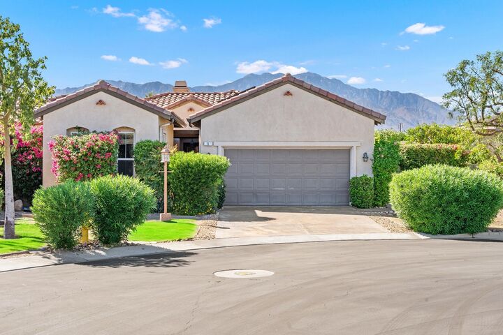 Property Photo: 5 Lake Louise Court CA 92270