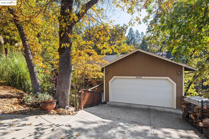 Property Photo:  16512 S Creekside Drive  CA 95370 