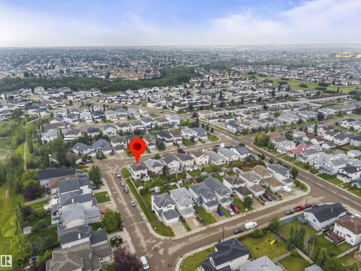 Property Photo: 3231 30 Ave NW NW AB T6T 1T4