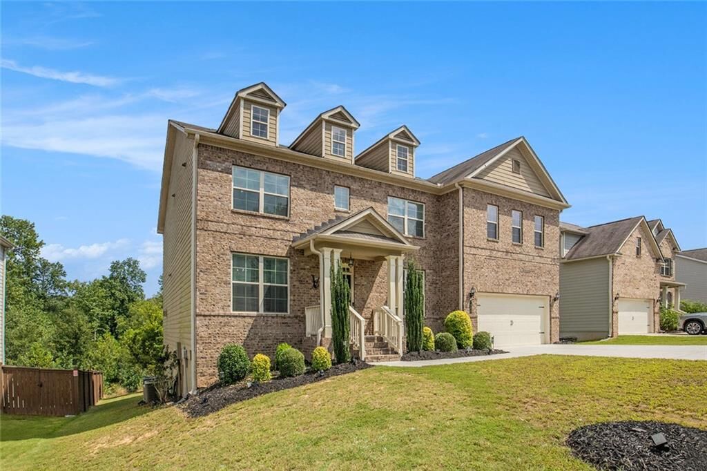 Property Photo: 7905 Brewton Creek Drive GA 30028