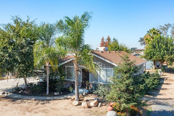 Property Photo: 40283 Road 40 CA 93618