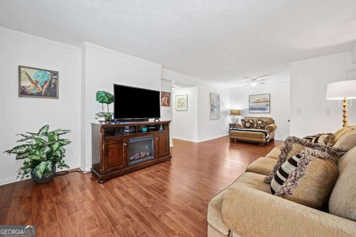 Property Photo: 102 Glenleaf Drive GA 30092