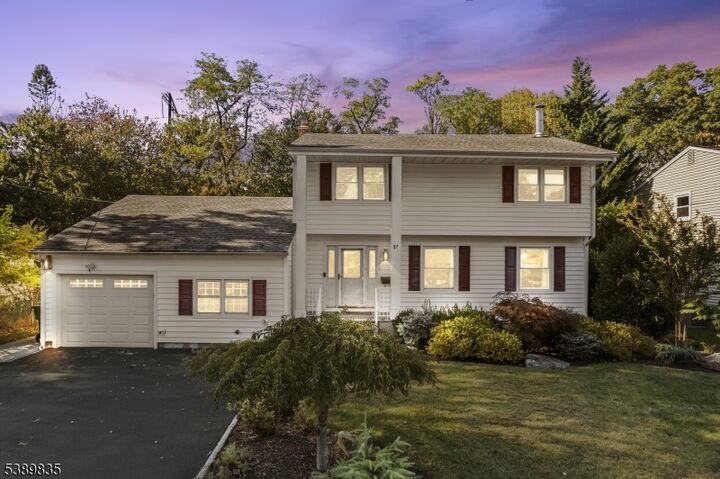 14 Mayling Ct  Edison Twp. NJ 08837 photo