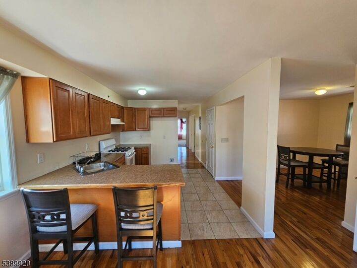 129 S 9th St 3  Newark City NJ 07107 photo