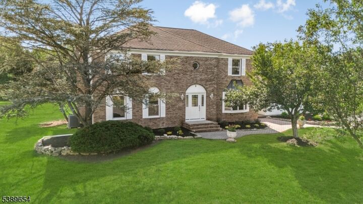 5 Cray Ct  Hillsborough Twp. NJ 08844 photo