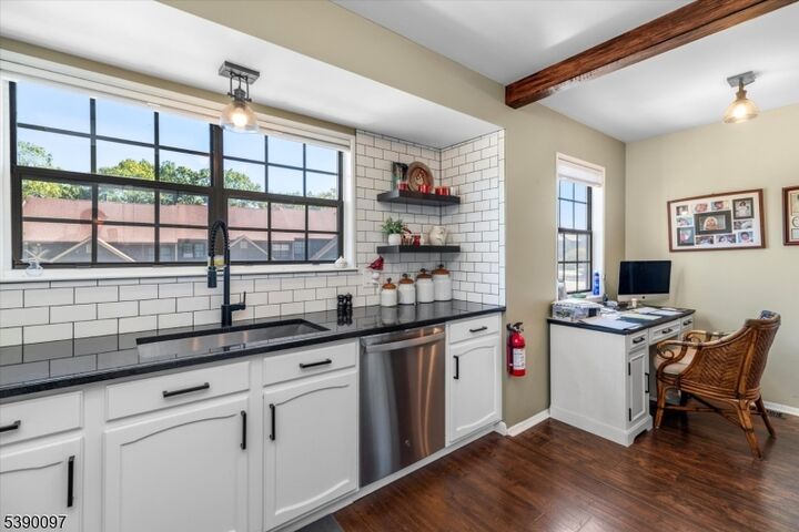 Property Photo: 52 Beacon Hill Rd E NJ 07480