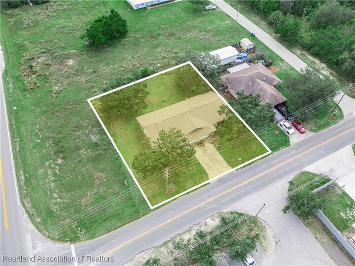 Property Photo: 1636 N Lake Avenue FL 33825