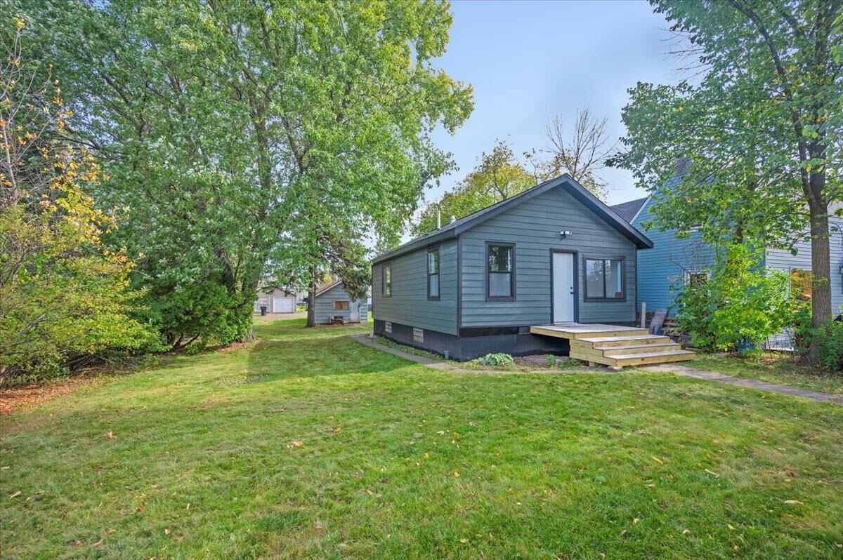 Property Photo:  1320 Fisher Ave  WI 54880 