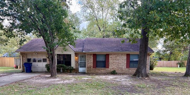 817 Wells  Diboll TX 75941 photo