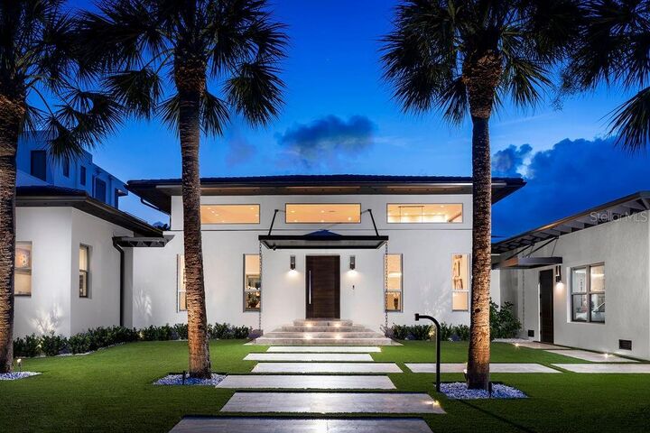 Property Photo: 5129 W Neptune Way FL 33609