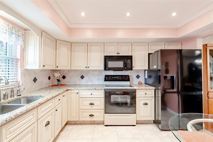 Property Photo:  1651 S Lake Avenue 1  FL 33756 