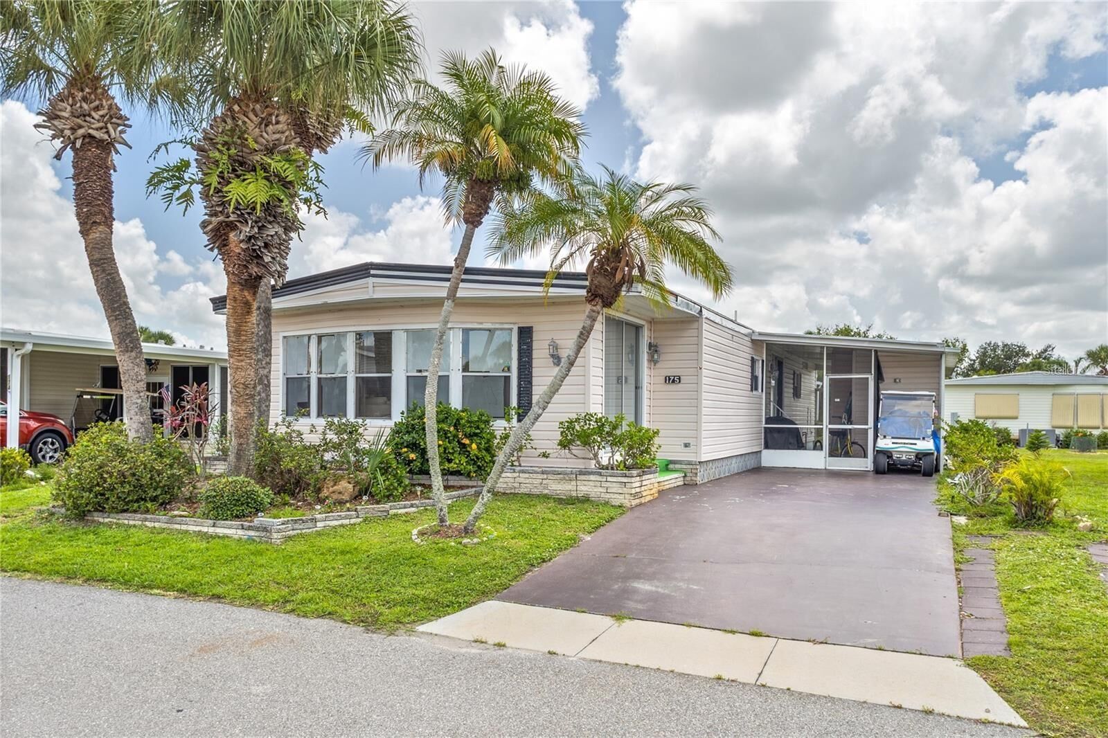 Property Photo: 2100 Kings Highway 175 FL 33980