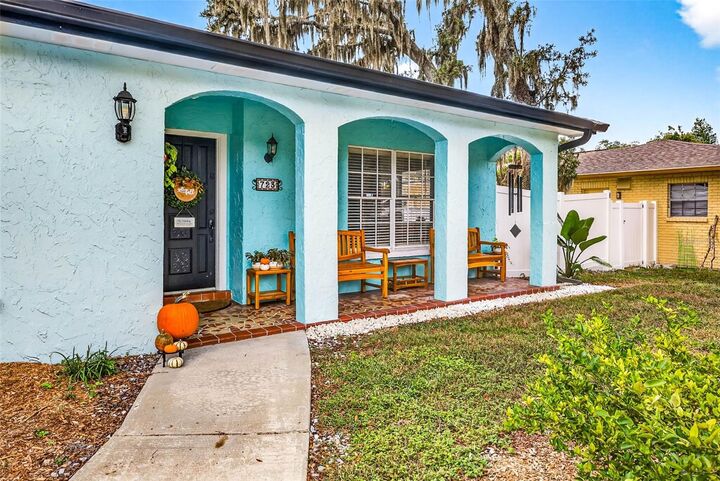 Property Photo: 723 Grand Circle FL 33617