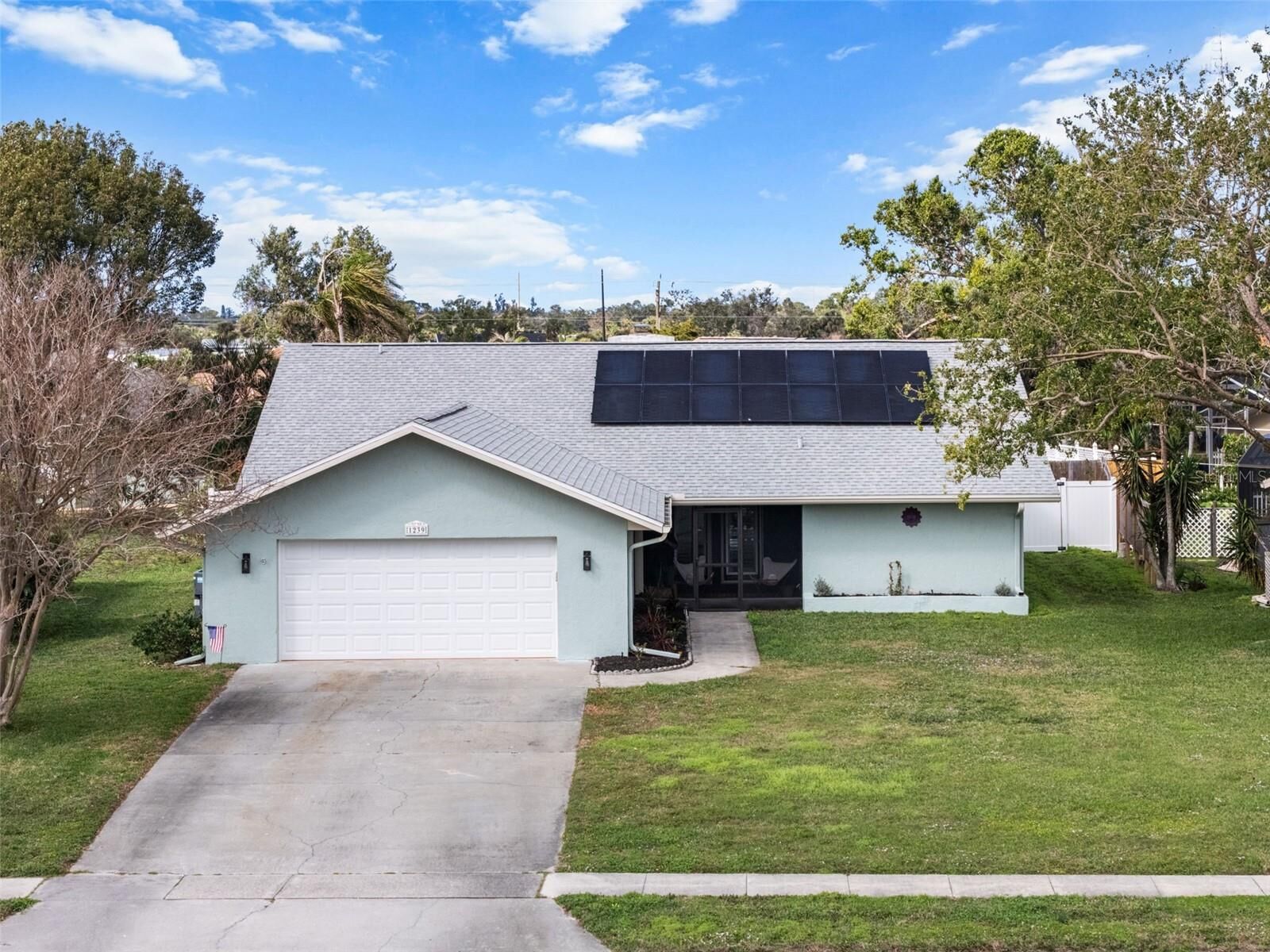 Property Photo:  1239 Pinebrook Way  FL 34285 