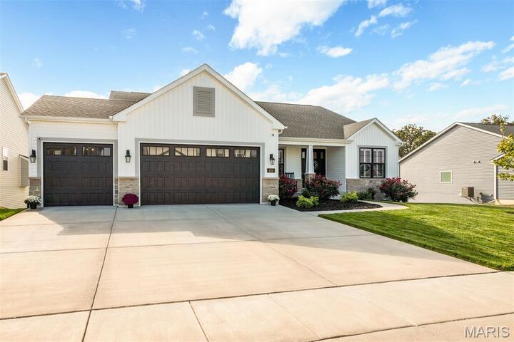Property Photo: 420 Amberleigh Manor Drive MO 63385