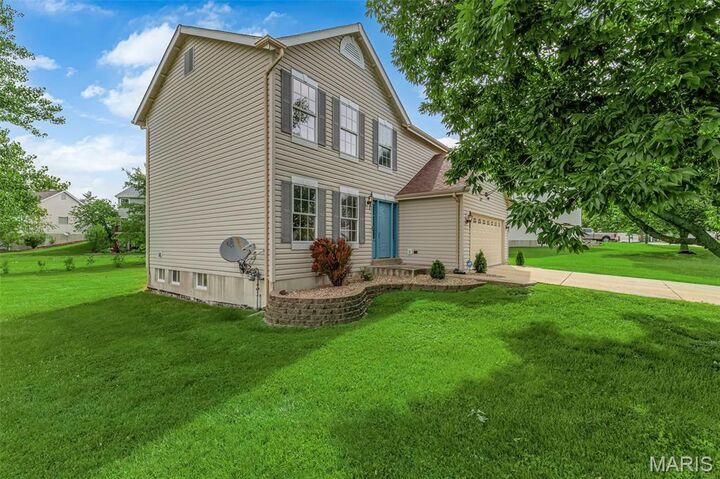 Property Photo:  7 Park City Court  MO 63368 