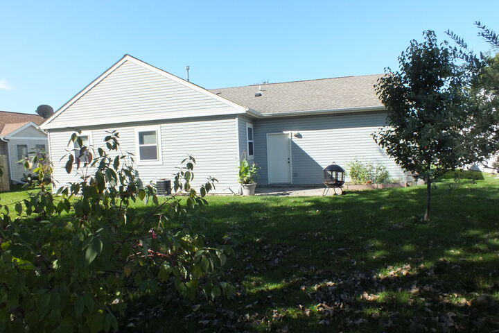 Property Photo: 1221 Lombardi Way WI 53186