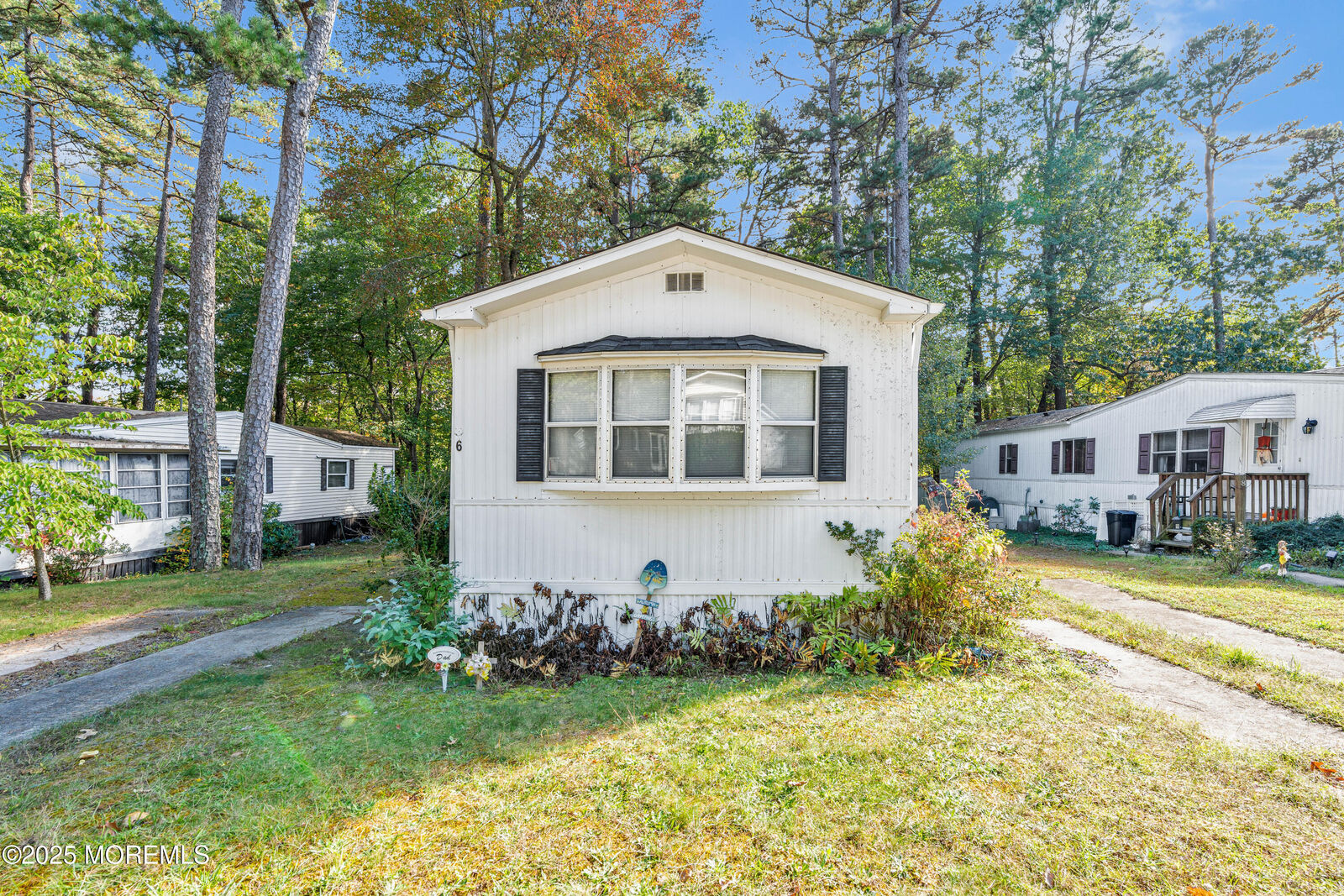 Property Photo:  6 Columbine Drive  NJ 08527 