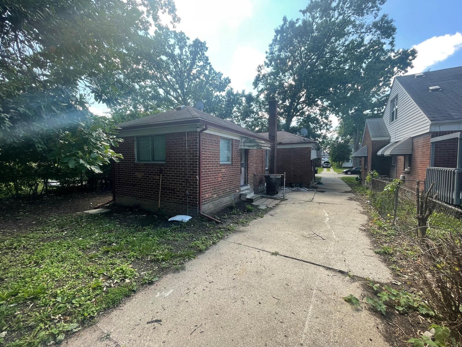 Property Photo:  19412 Sussex Street  MI 48235 