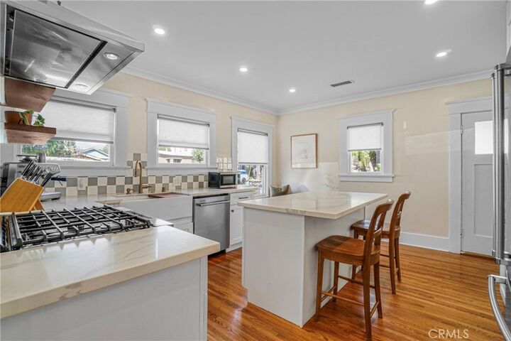 Property Photo:  4401 E Vermont Street  CA 90814 