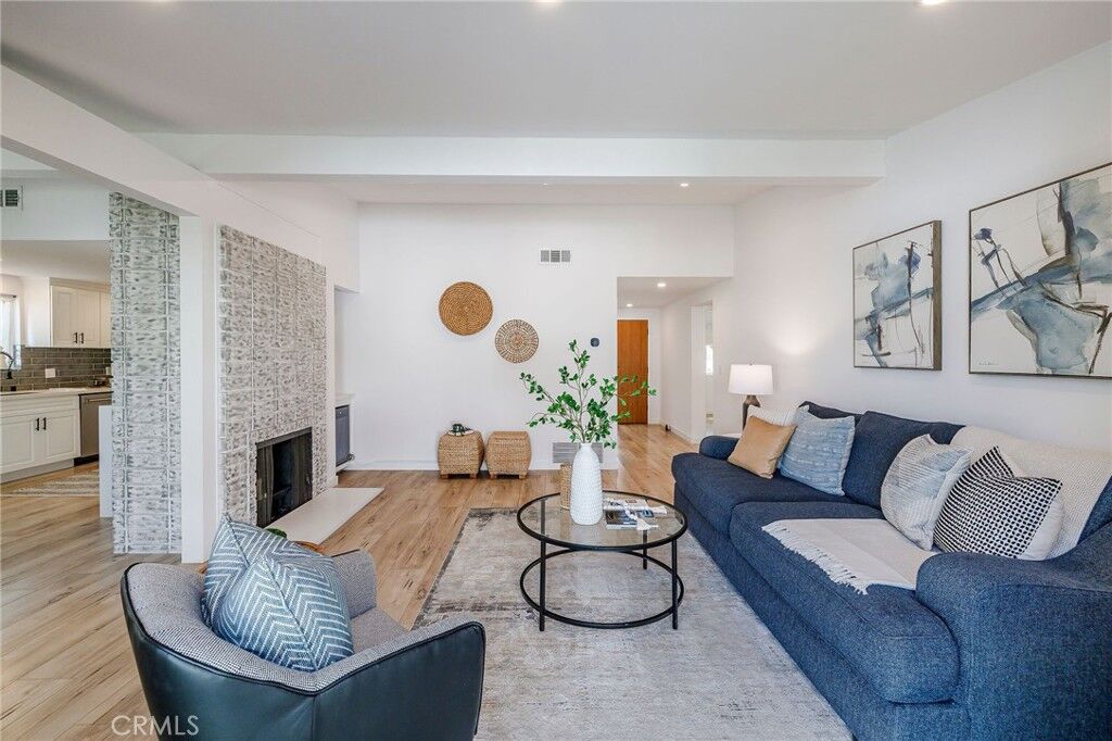 Property Photo: 2321 W 184th CA 90504