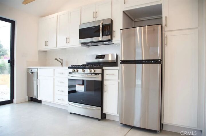 Property Photo:  6521 W 87 Street  CA 90045 