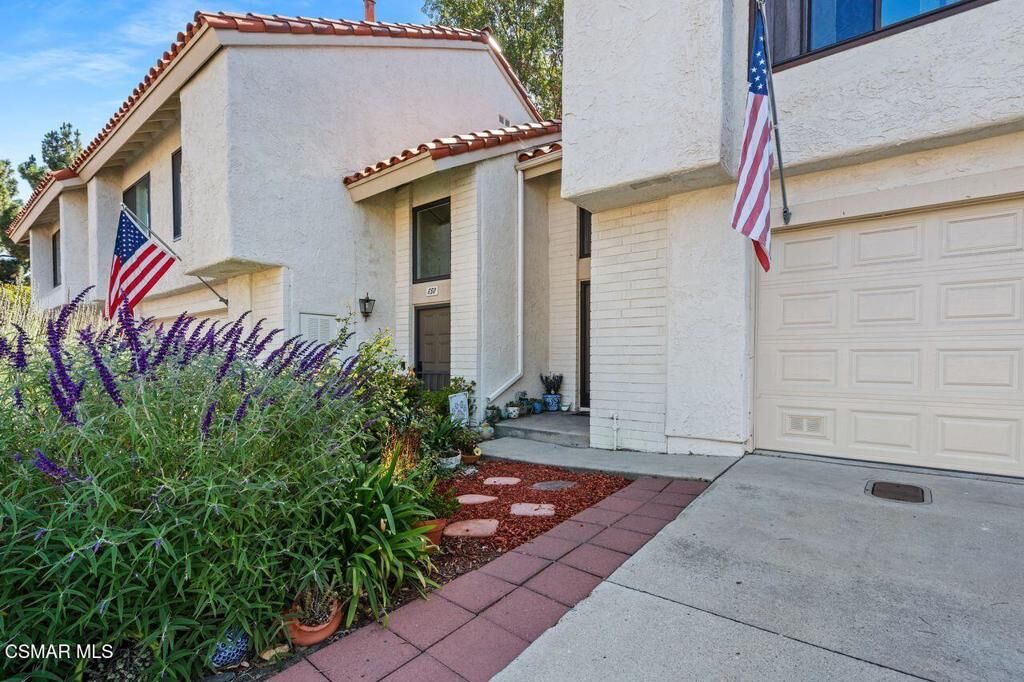Property Photo: 656 Blue Oak Avenue CA 91320