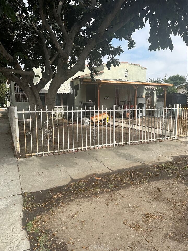 Property Photo:  1259 W 59th  CA 90044 