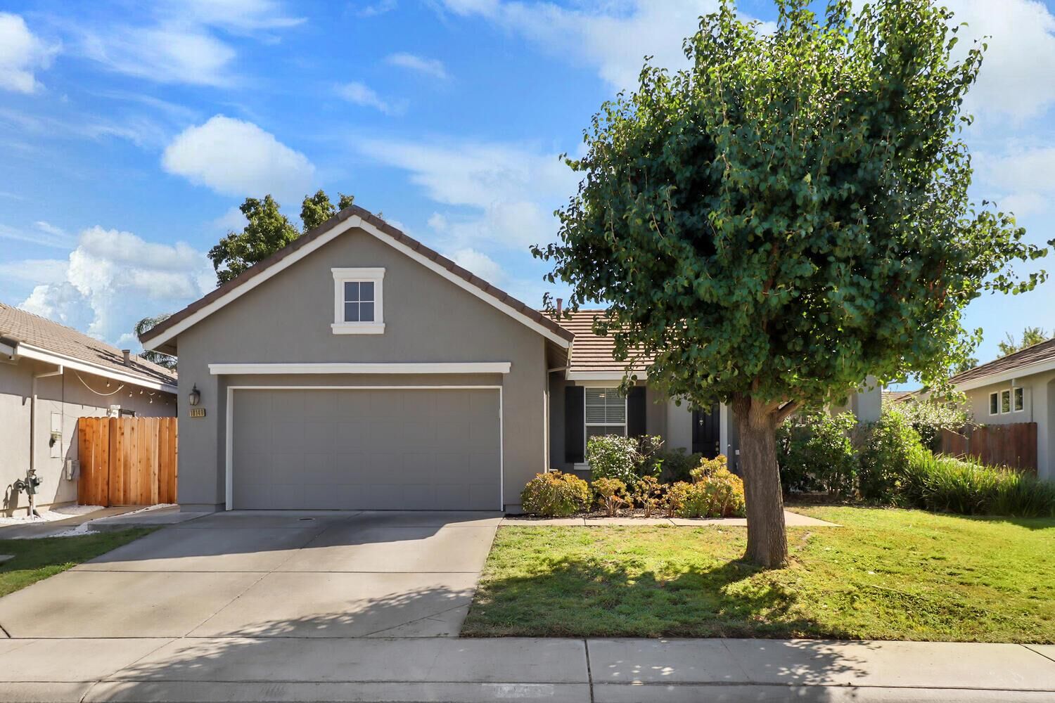 Property Photo: 10149 Van Brocklin Way CA 95757