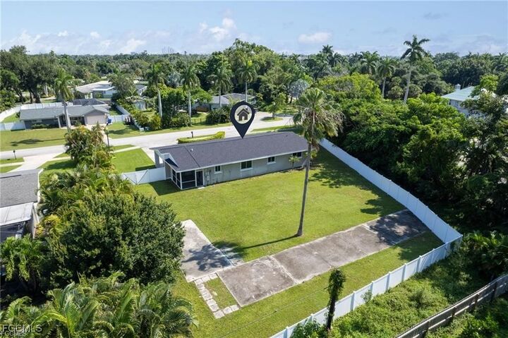 Property Photo: 1380 Sunbury Drive FL 33901