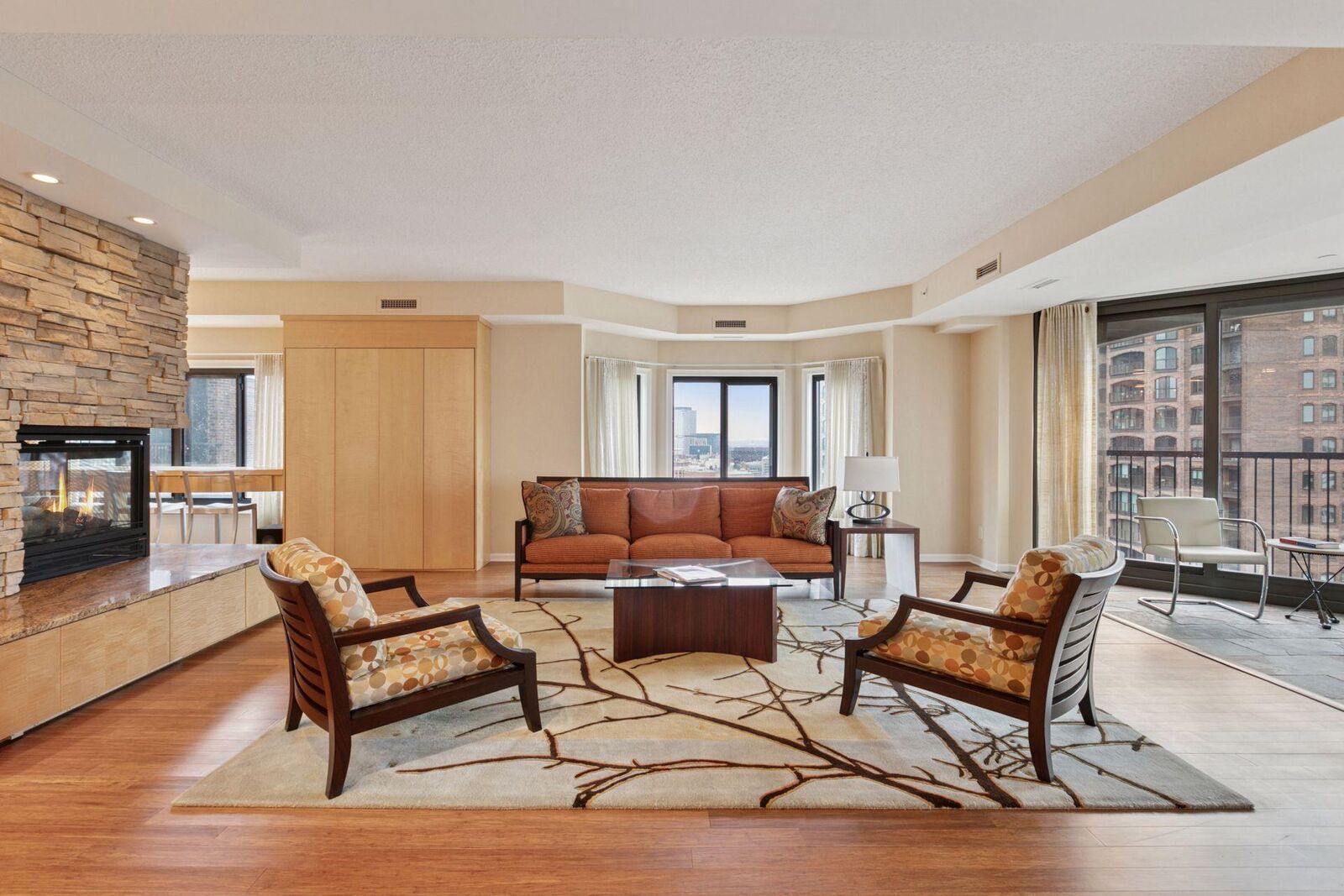 Property Photo:  1235 Yale Place 1706  MN 55403 