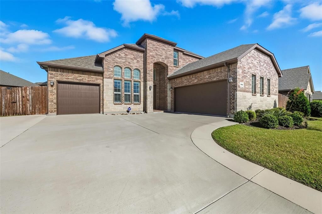 Photo de la propriété:  3680 Twin Pines Drive  TX 76065 