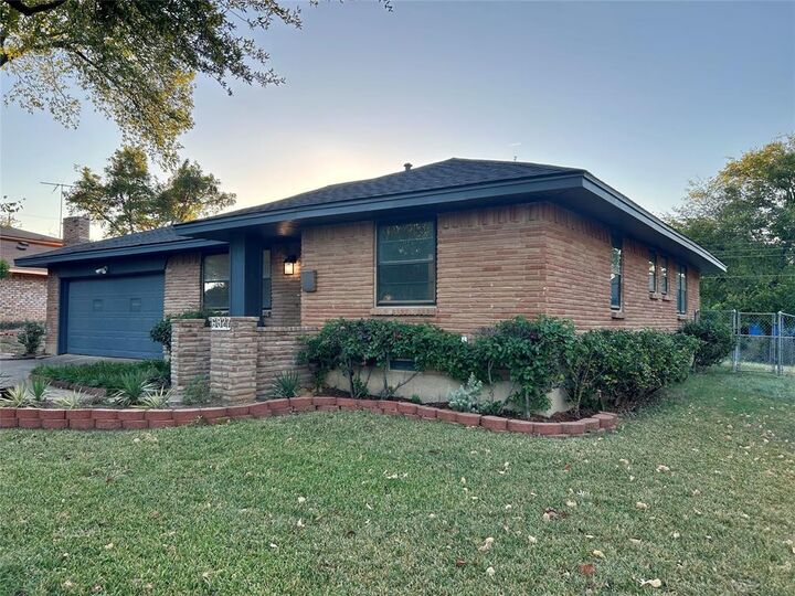 Property Photo:  6927 Clearglen Drive  TX 75232 