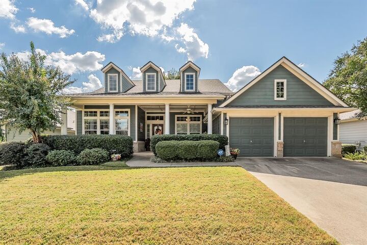 Property Photo: 2404 Aramic Court TX 76001