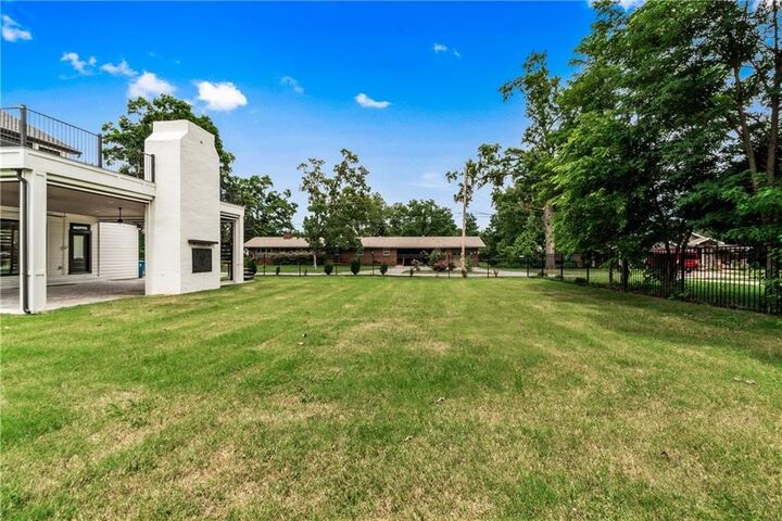 212 NW G Street  Bentonville AR 72712 photo