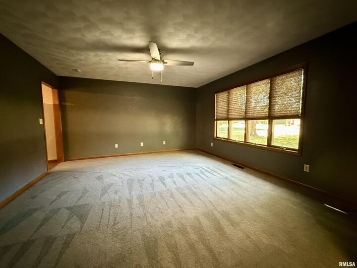 Property Photo: 107 Oakview Drive IL 61448