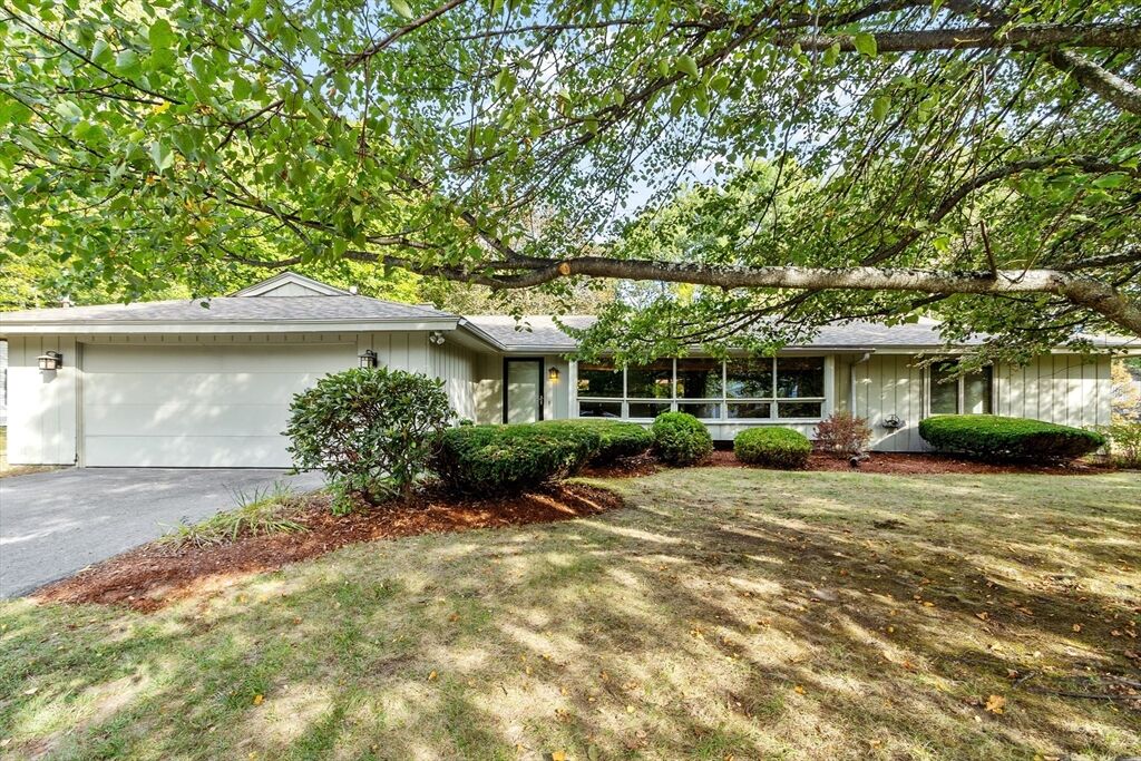 Property Photo:  5 Montcastle Dr  MA 01824 