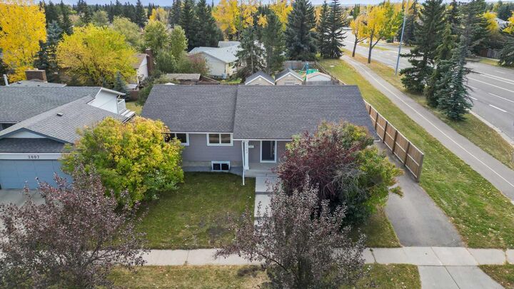 Photo de la propriété:  2003 117 Avenue SW  AB T2W 2Y7 