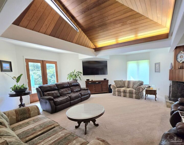 Property Photo:  5516 Molino Rd  FL 32577 