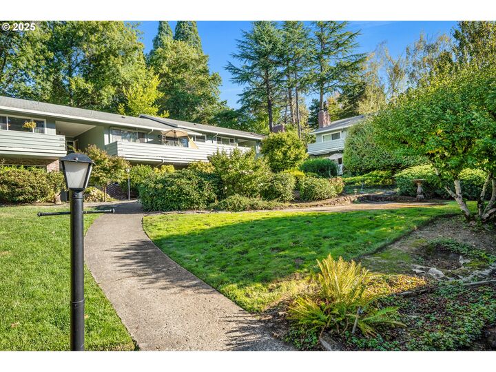Property Photo: 2523 SW Beaverton Hillsdale Hwy OR 97239
