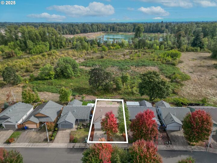 Property Photo: 1748 Salmon River St NW OR 97304