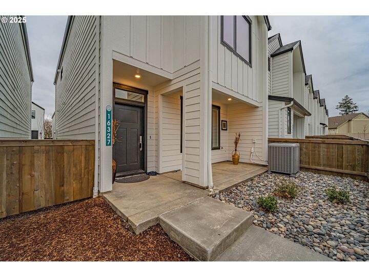 Property Photo: 16327 NE 21st St WA 98684