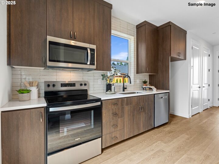 Property Photo: 3260 SE 115th Ave OR 97266