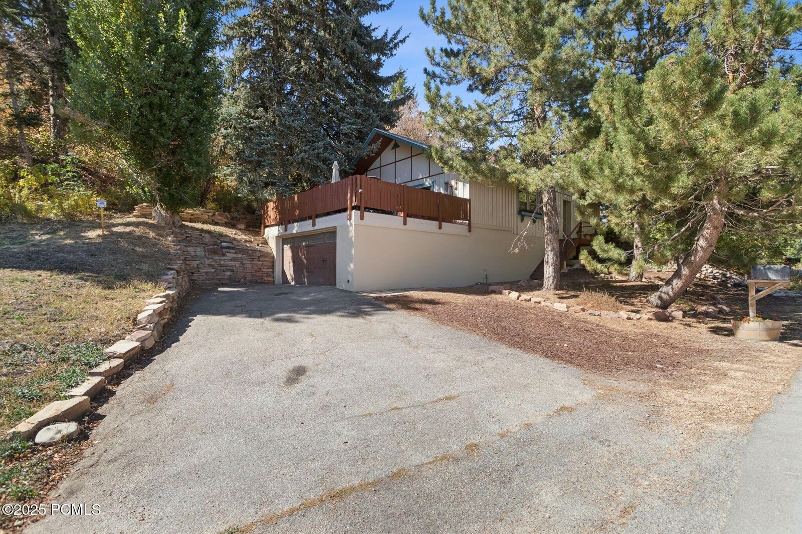 Property Photo: 135 Crestview Drive UT 84098
