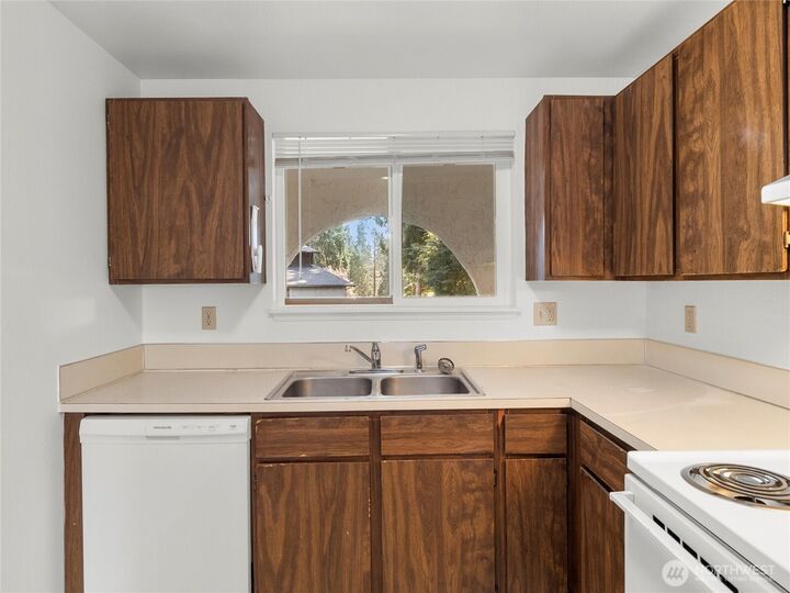 Property Photo: 6102 Glen Mary Lane SE A/B WA 98503