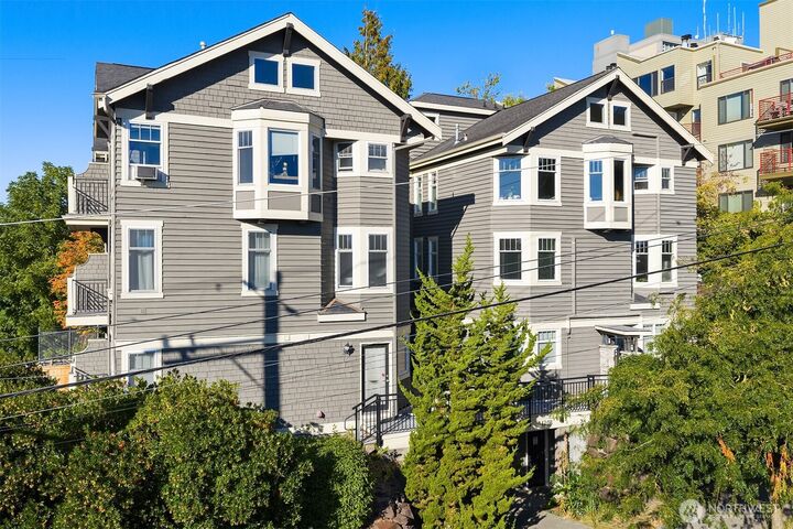 1206 E Republican Street  Seattle WA 98102 photo