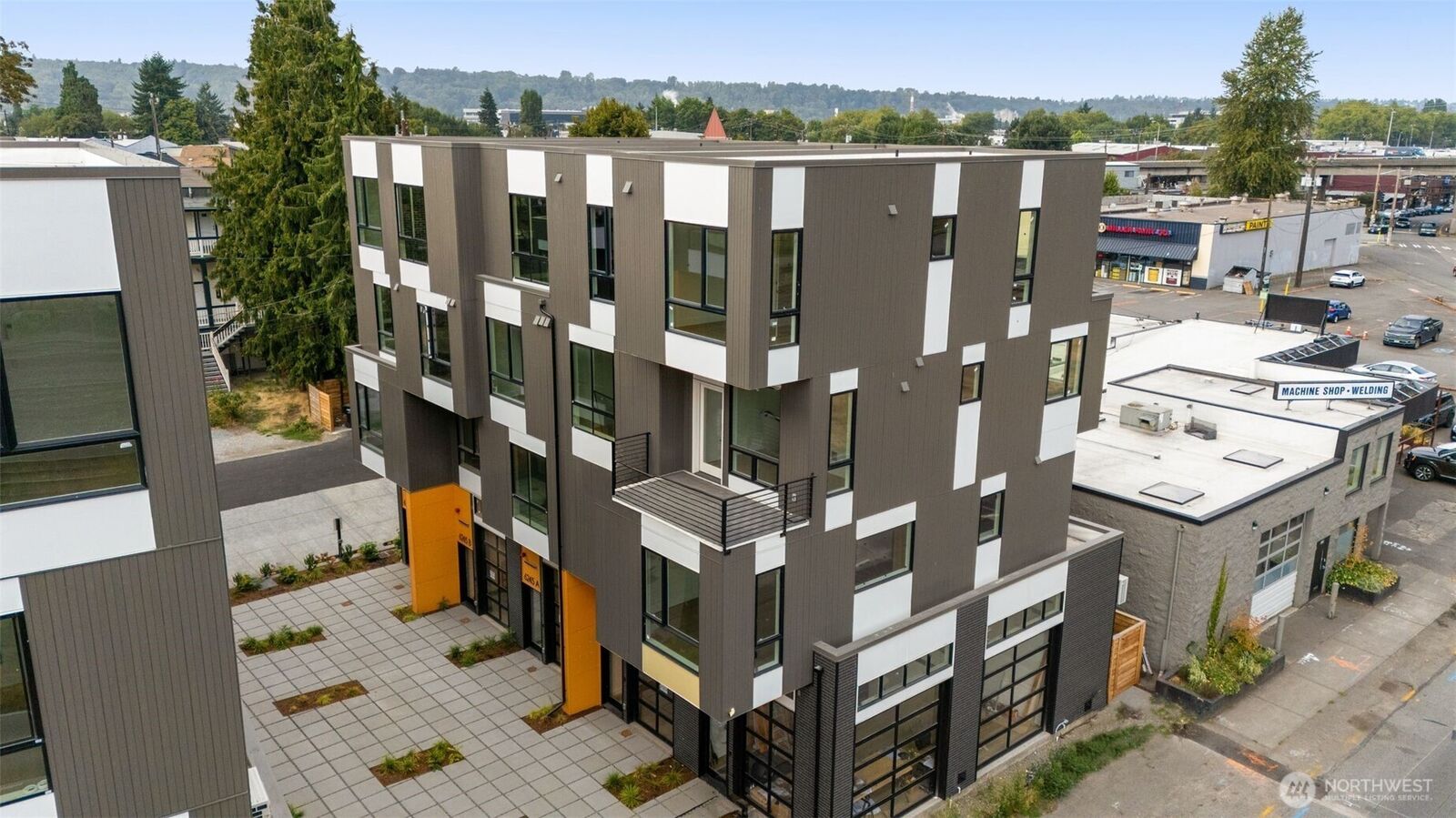 Property Photo:  6247  Airport Way S A  WA 98108 