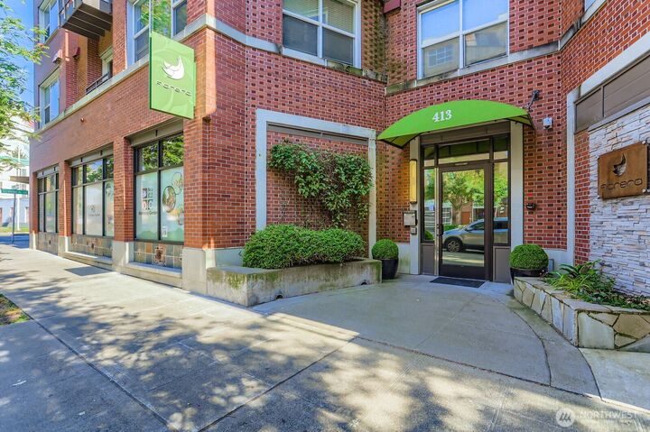 Property Photo:  413 NE 70th Street 207  WA 98115 