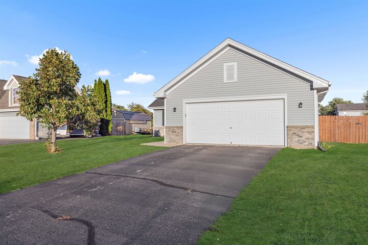 Property Photo:  853 Wynstone Way  IL 61072 