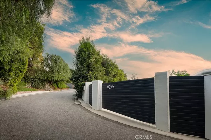 Property Photo:  9275 Flicker Place  CA 90069 